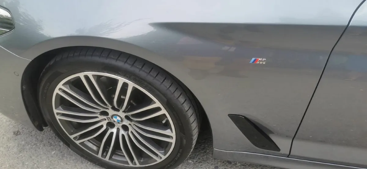BMW 5-Series 2018 - Image 4