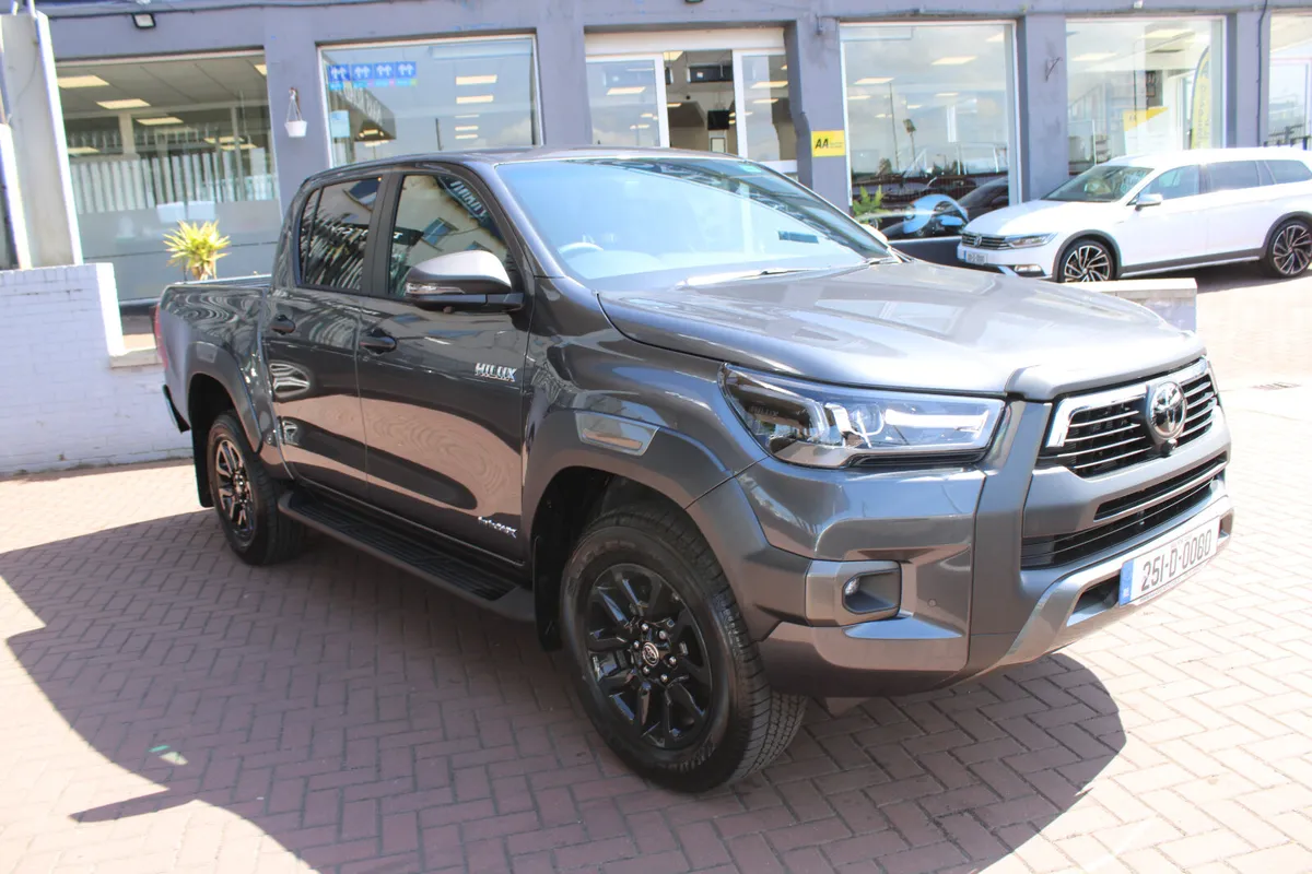 TOYOTA HILUX INVINCIBLE X 4 DR CREW CAB AUTOMATIC - Image 1