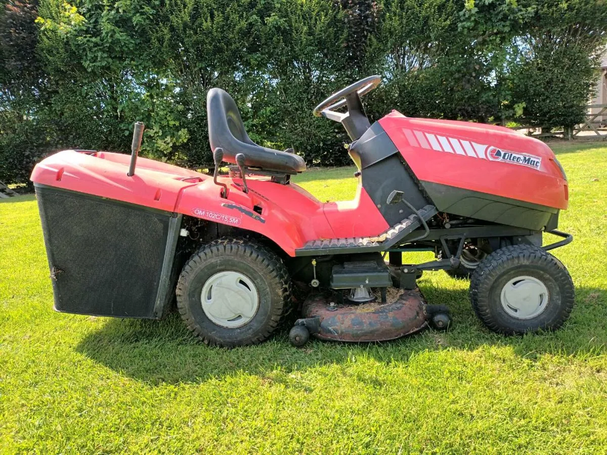 Oleo Mac Ride On Lawnmower - Image 2