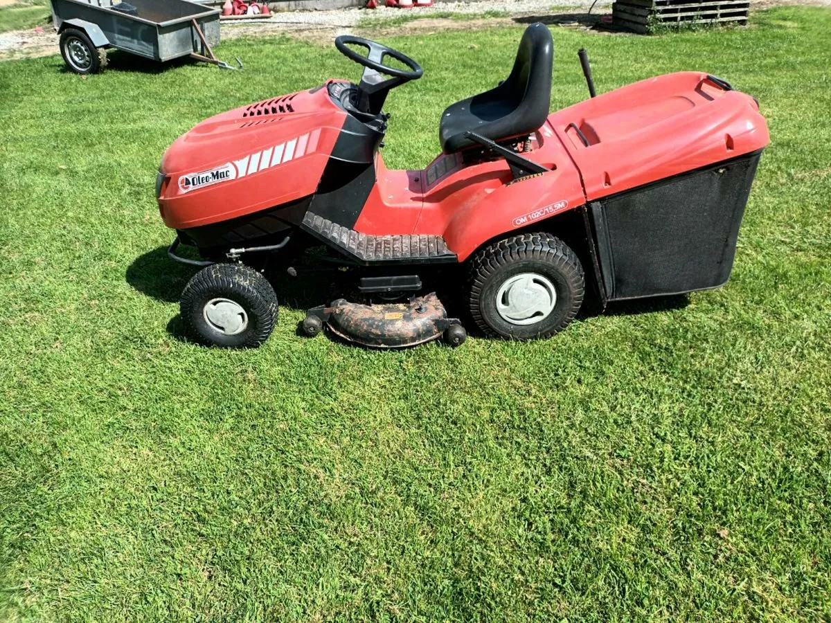 Oleo Mac Ride On Lawnmower - Image 4