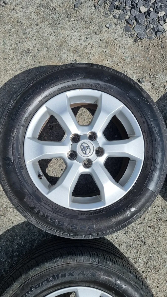 Toyota 17" alloys - Image 4