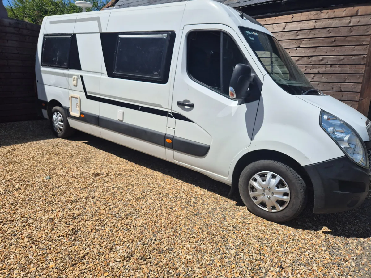 Renault Master Campervan 2017 - Image 1
