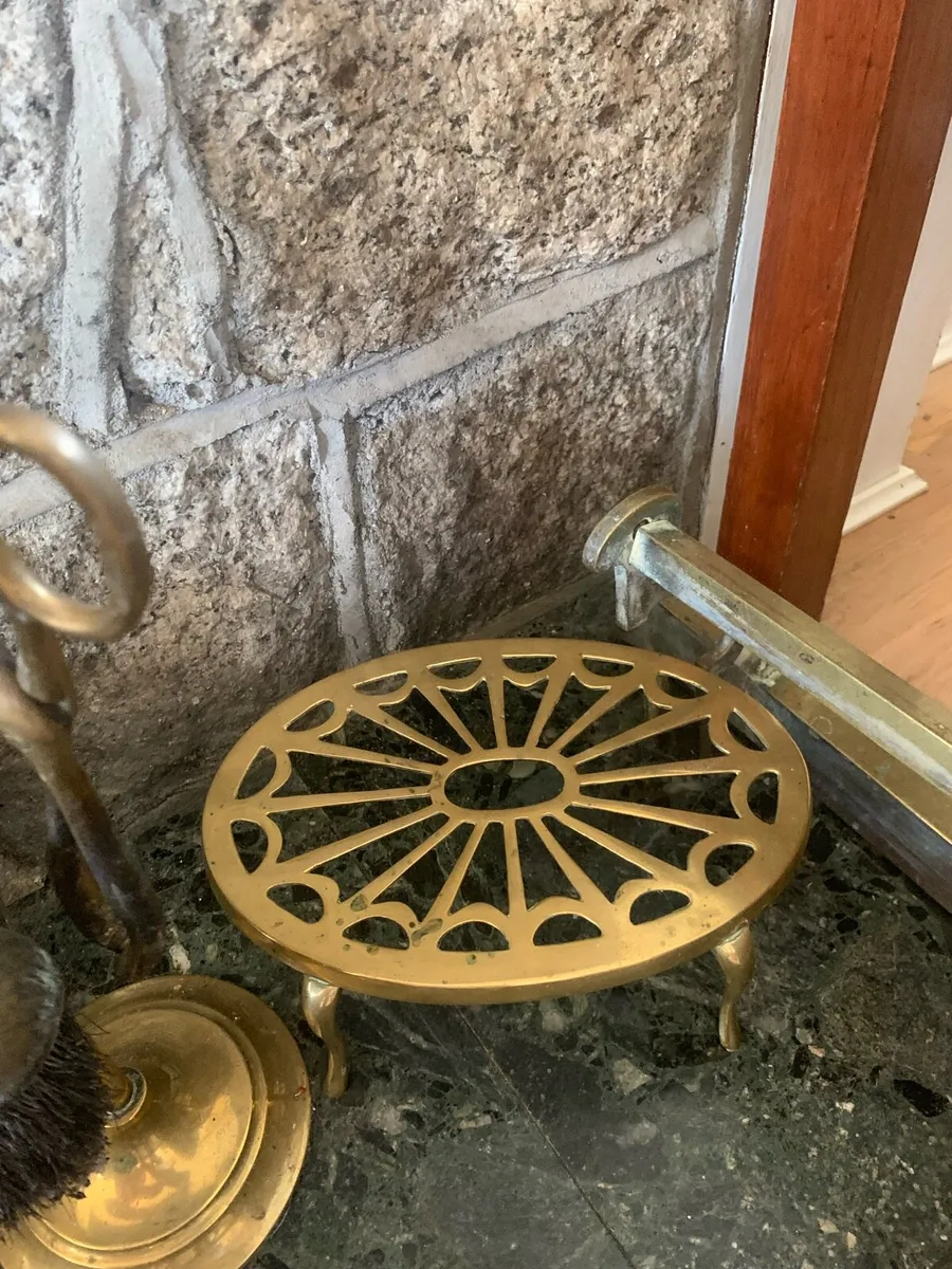 Brass fireplace set - Image 3