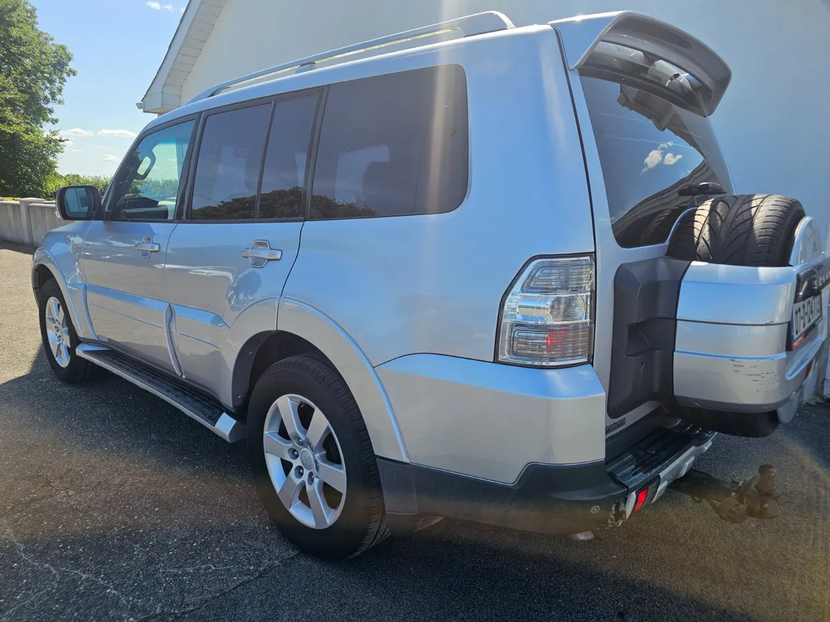 2007 Mitsubishi Pajero 3.2 Auto LWB - Low Miles - Image 4