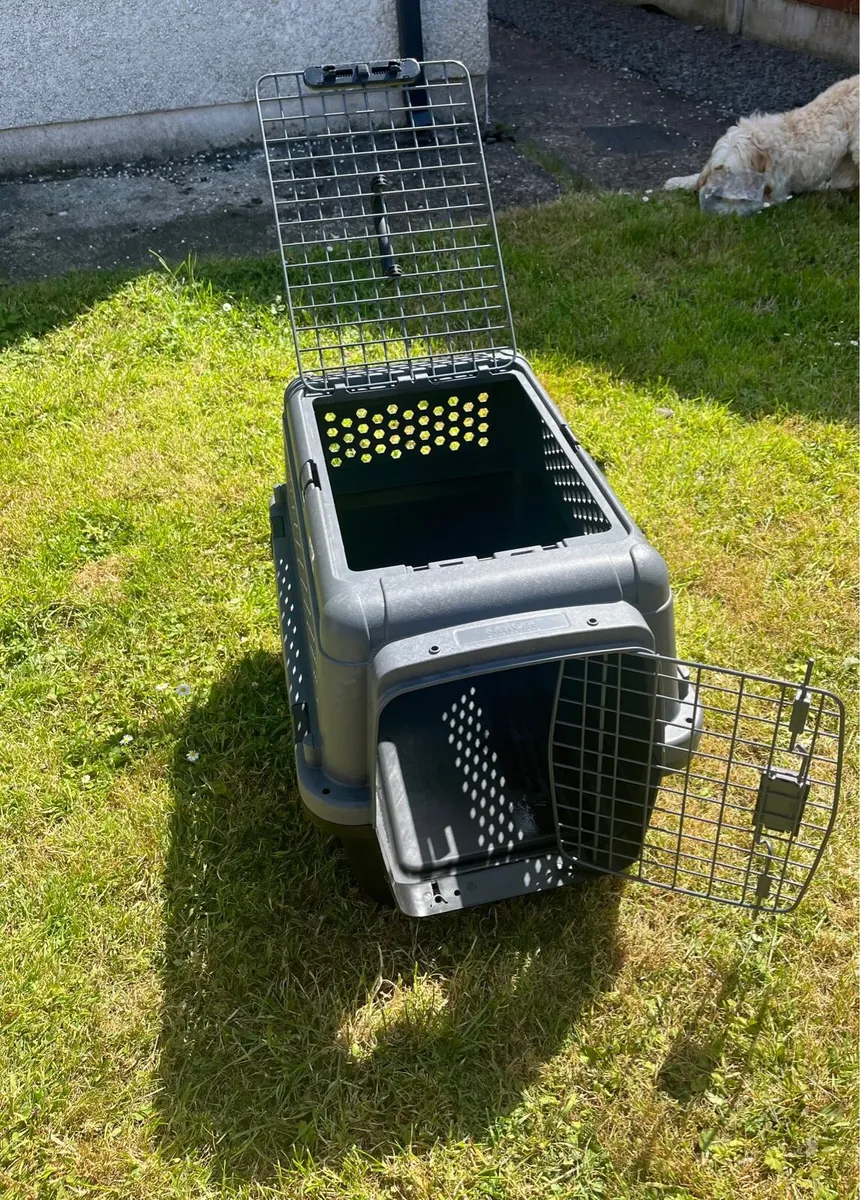 Dog crate/ carrier - Image 1
