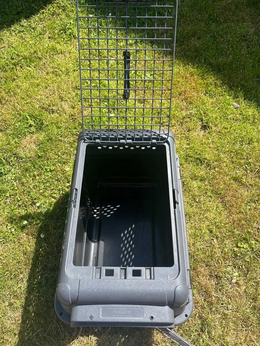Dog crate/ carrier - Image 2