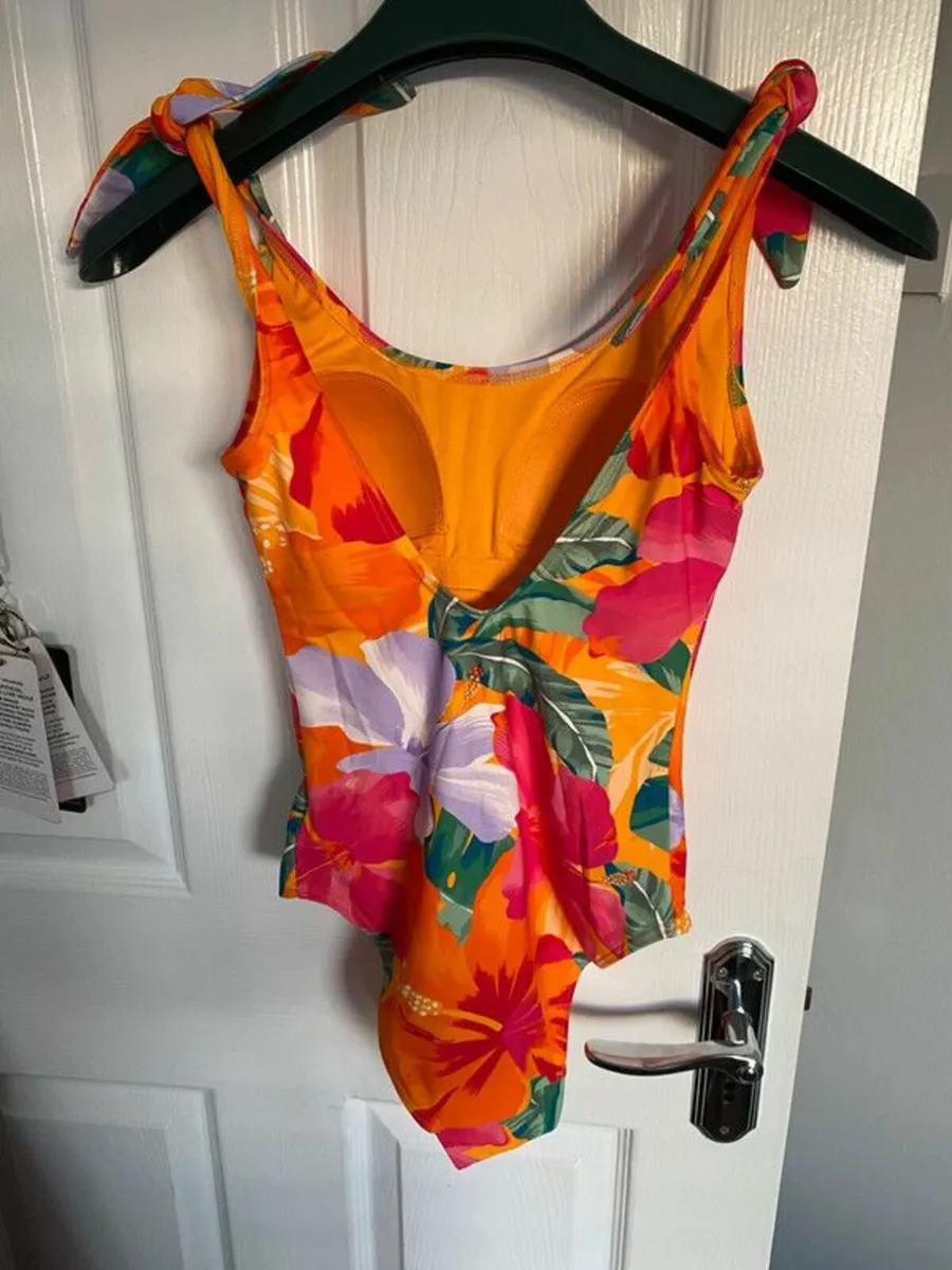 F&F Swimsuit - Image 2