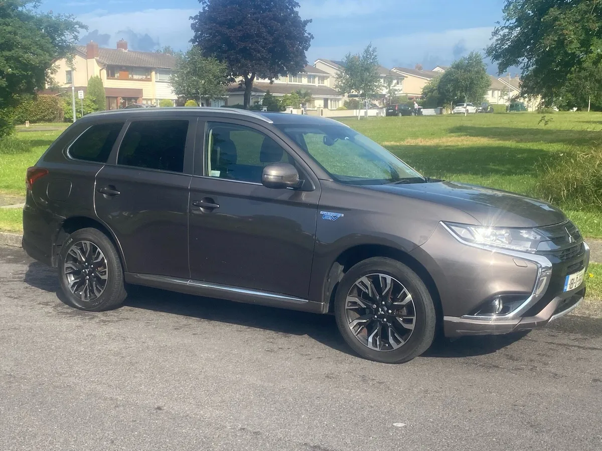 Mitsubishi Outlander PHEV - Image 3