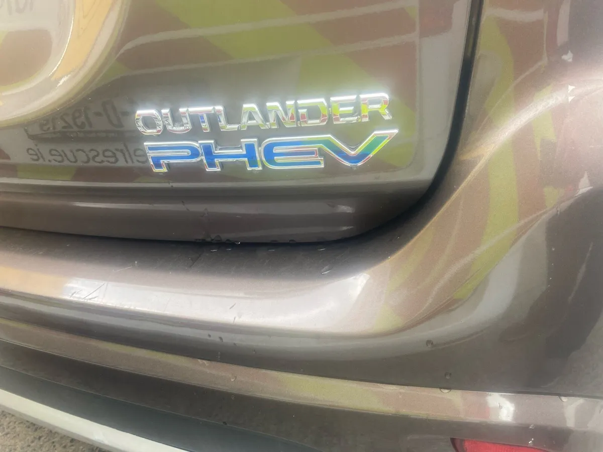 Mitsubishi Outlander PHEV - Image 4