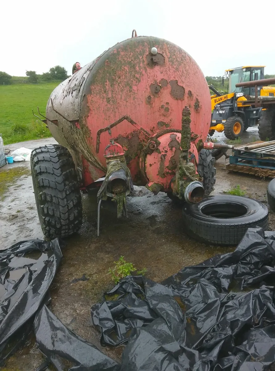 Slurry tank 1350 - Image 1