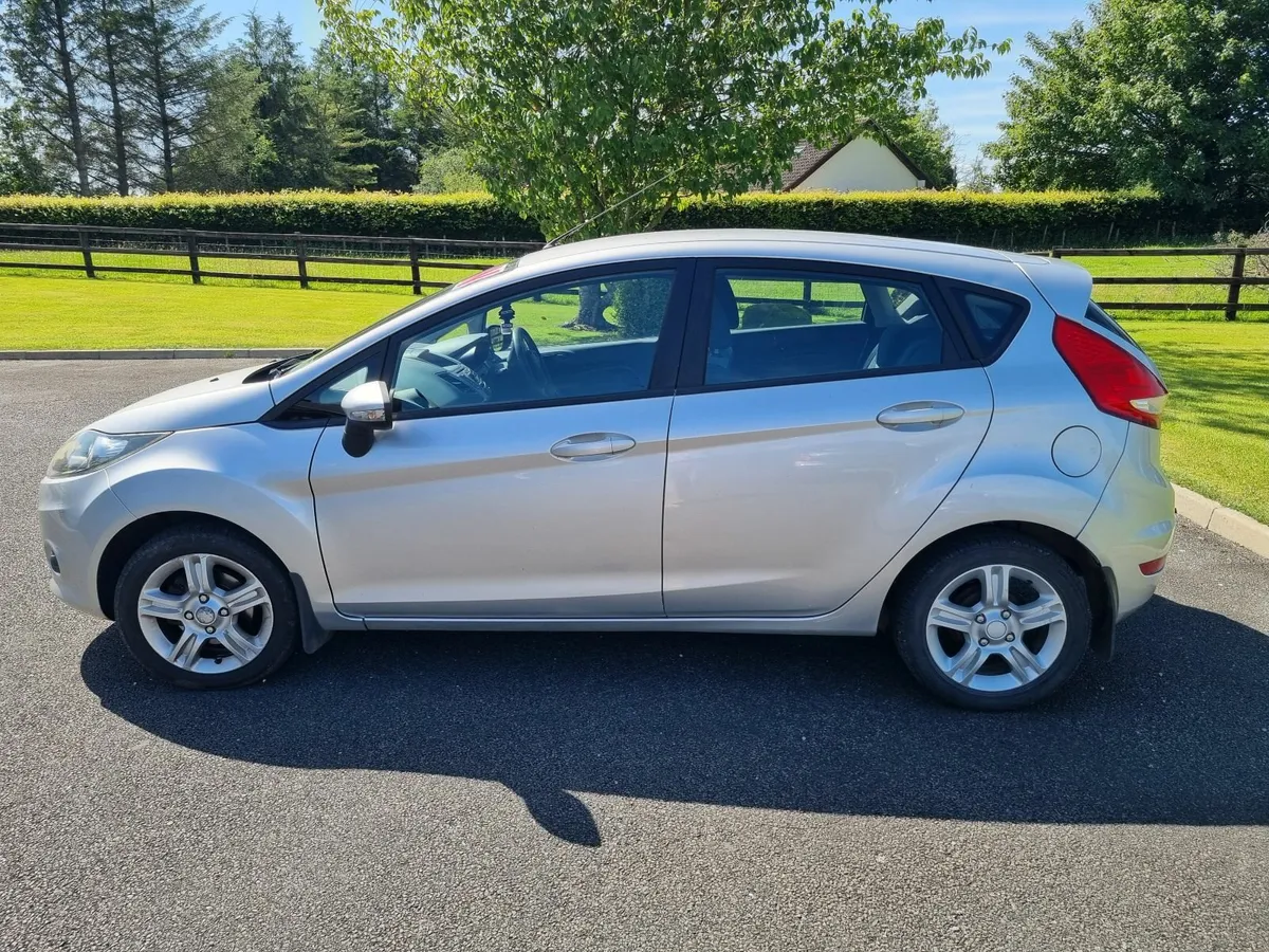 Ford Fiesta 2010 - Image 3