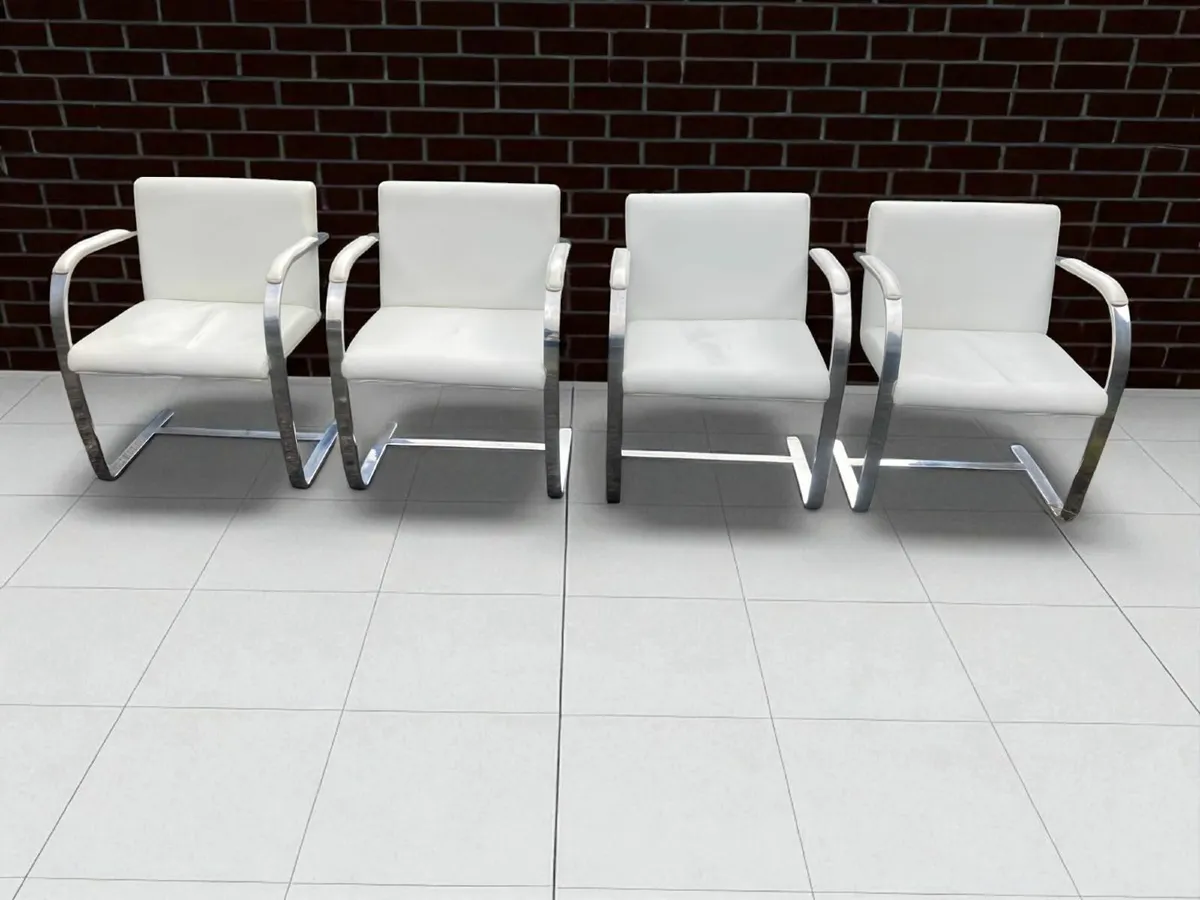 Chairs - Knoll Style Chairs x 4. Leather. - Image 1