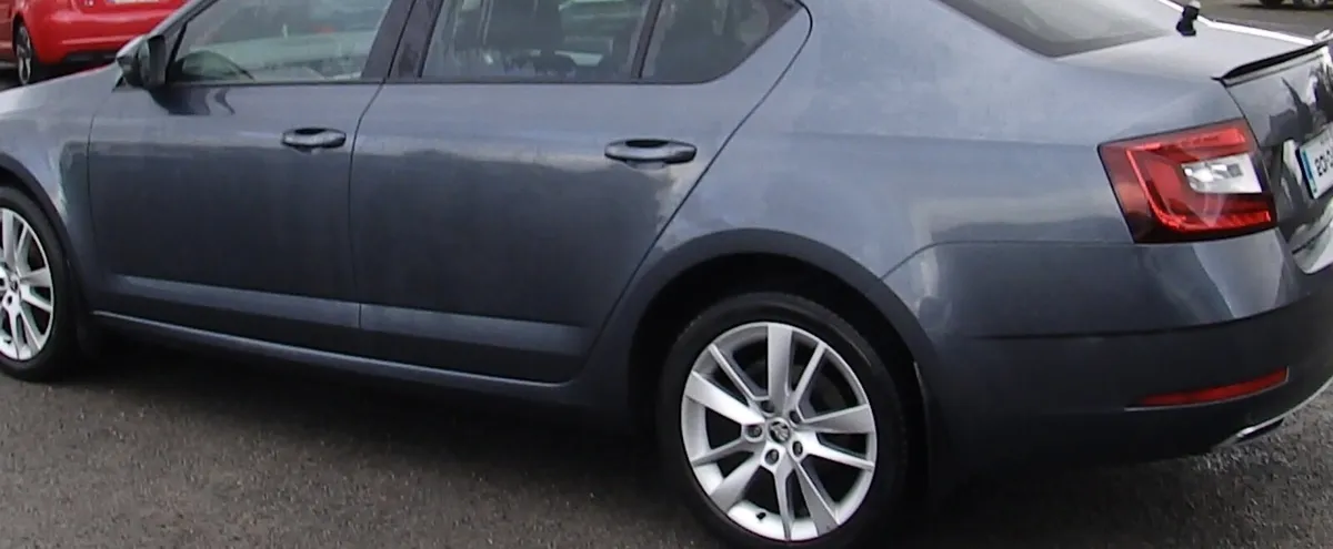 201 Skoda Octavia 1.6 TDI (SPORTLINE KIT) - Image 2