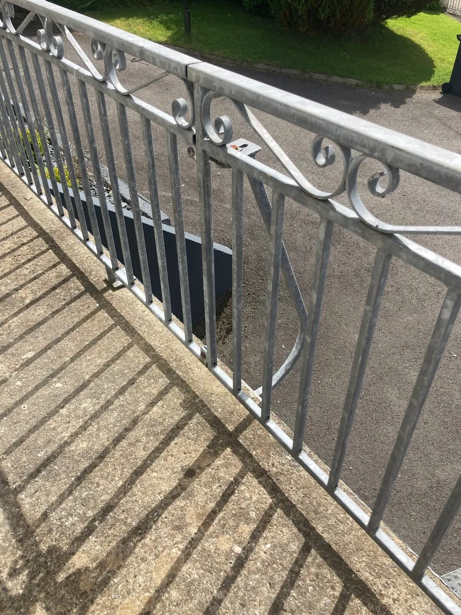 Galvanised decorative railings - Image 2