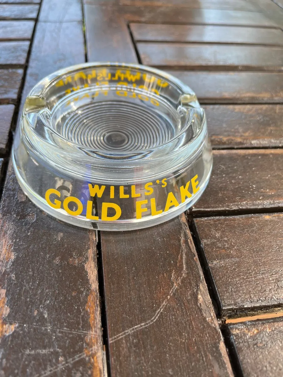 Will’s Gold Flake ashtray - Image 2