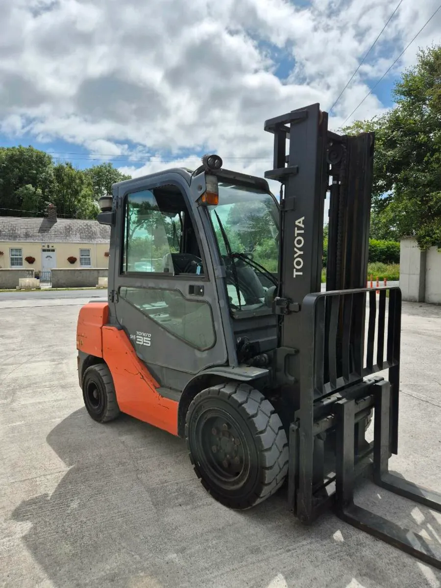 Toyota 8FDJF35 Diesel Forklift - Image 2
