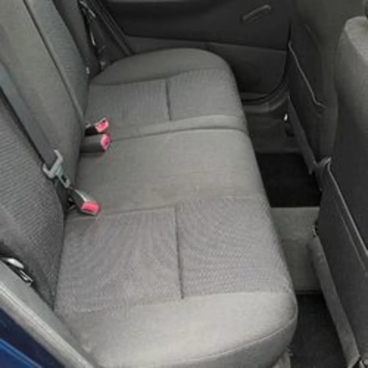 Toyota Corolla 2005 - Image 2