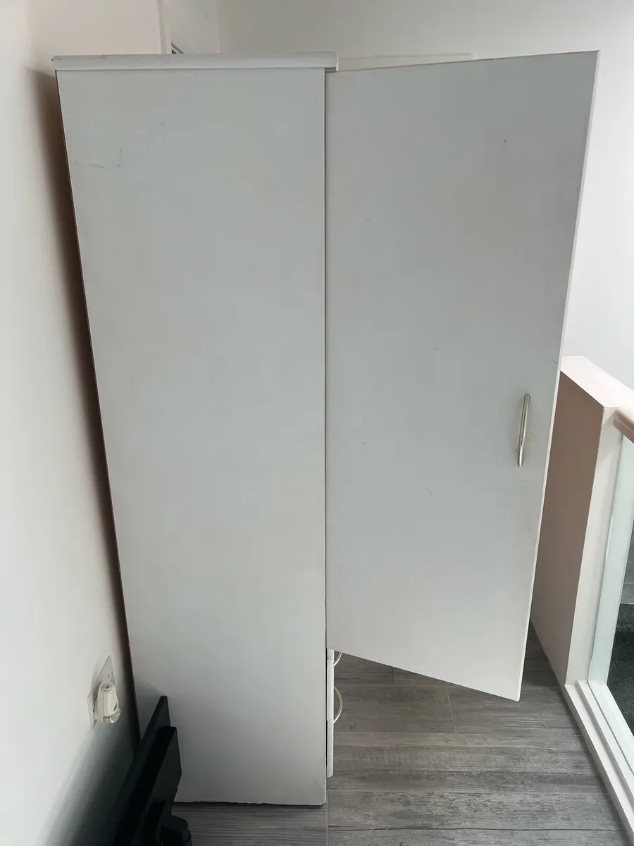 Wardrobe - Image 3