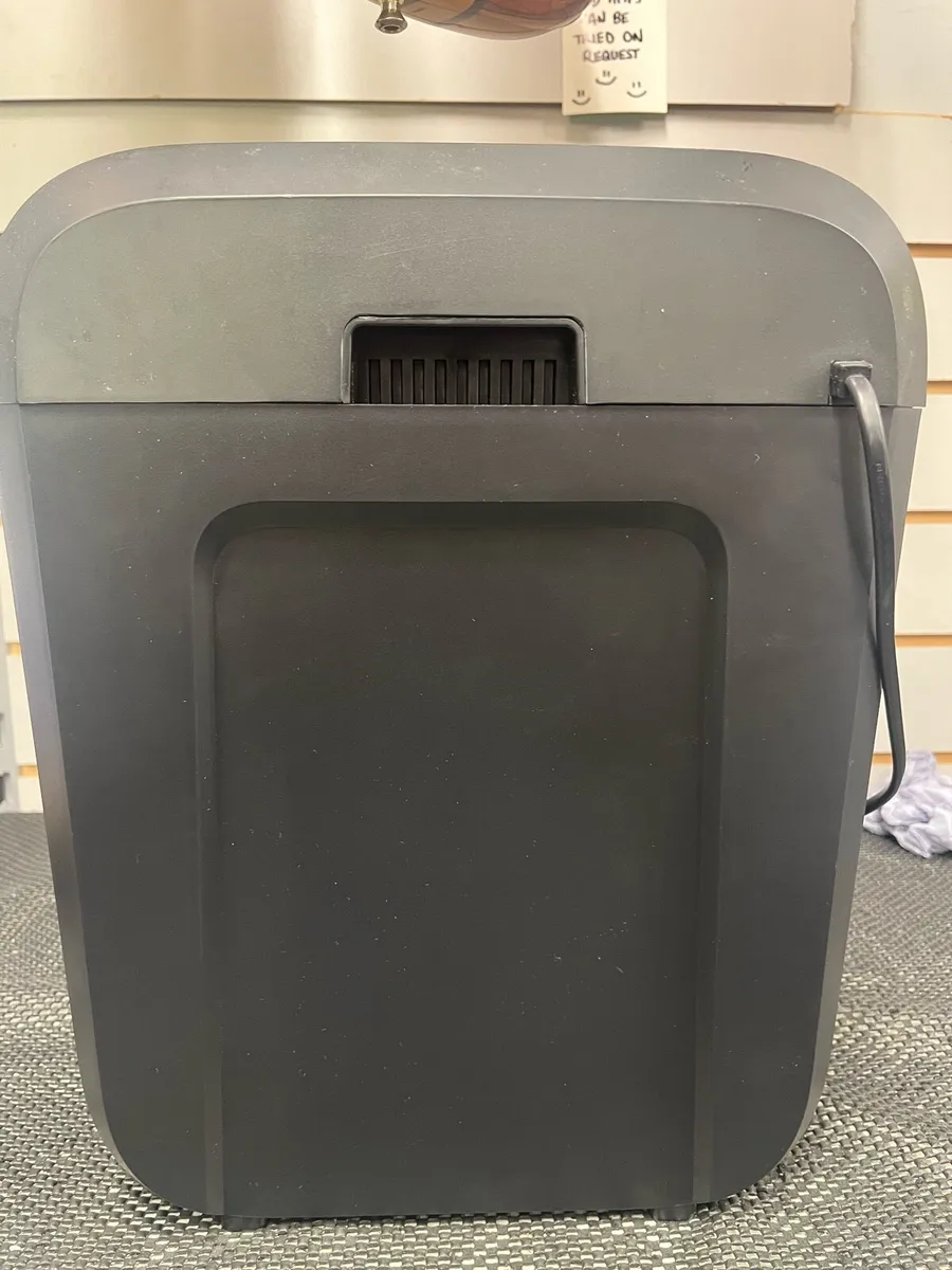 Fellowes Shredder - Image 3