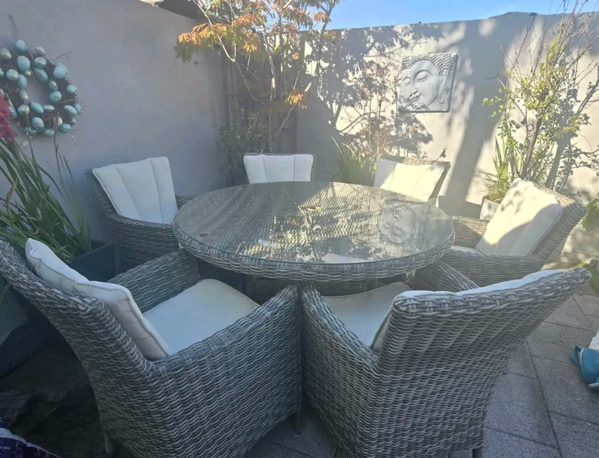Garden Table and chairs - Image 3
