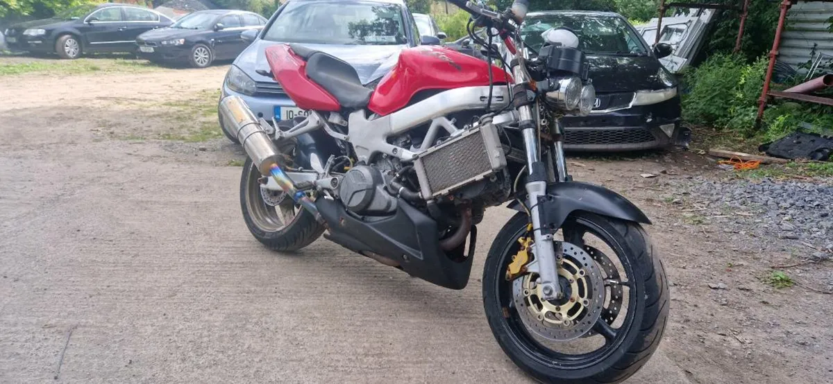 Honda vtr 1000 firestorm streetfighter 98 - Image 1