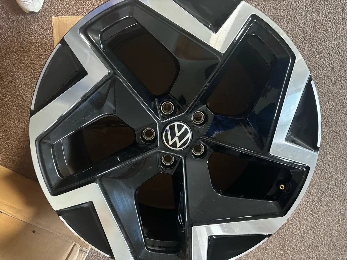 19” VW Alloy Wheels - Image 2
