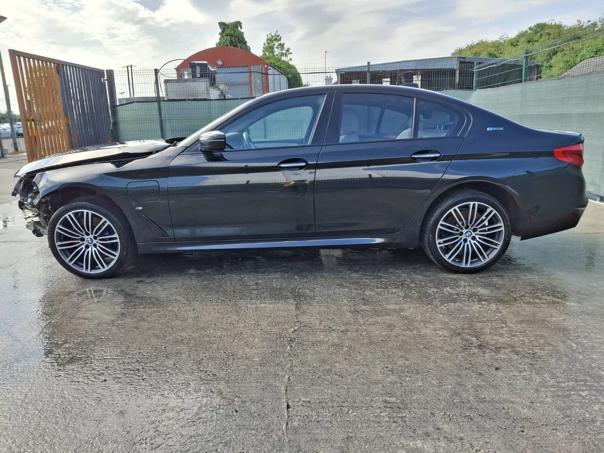 2018 BMW 530E G30 M-Sport Automatic - Image 3
