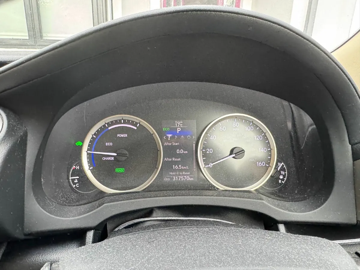 Lexus IS 2015 - Image 3
