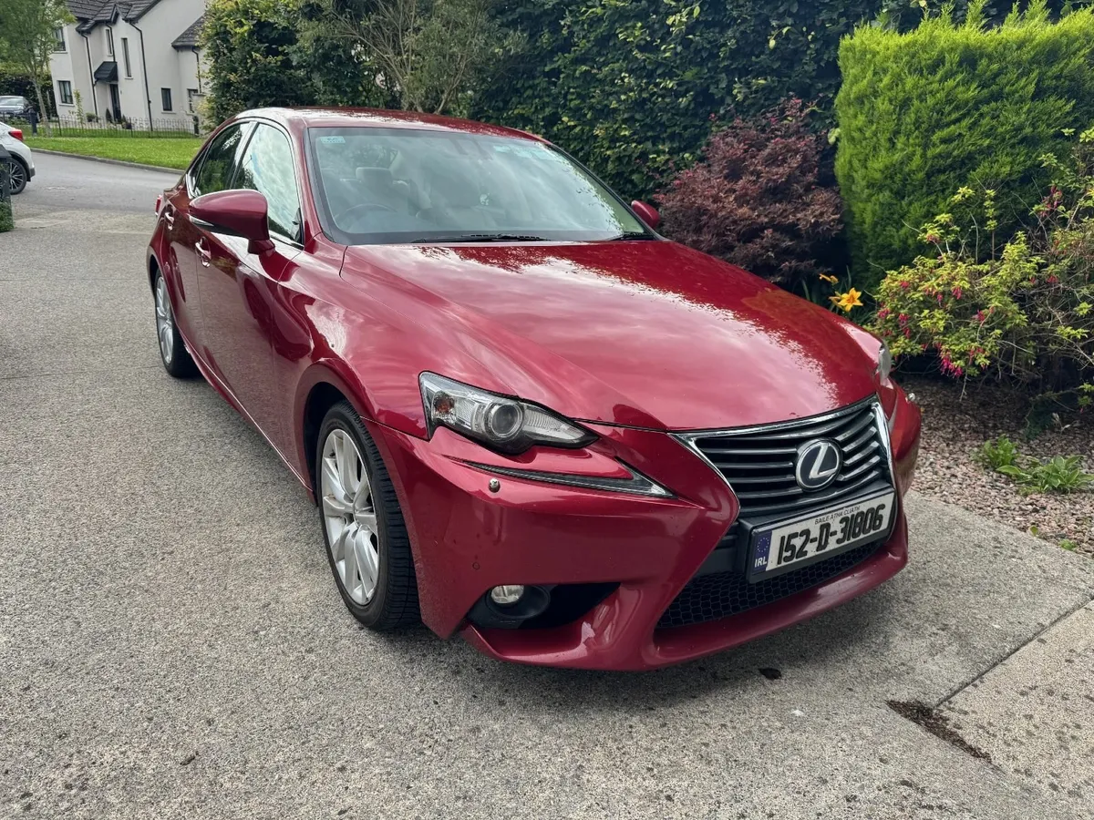 Lexus IS 2015 - Image 1