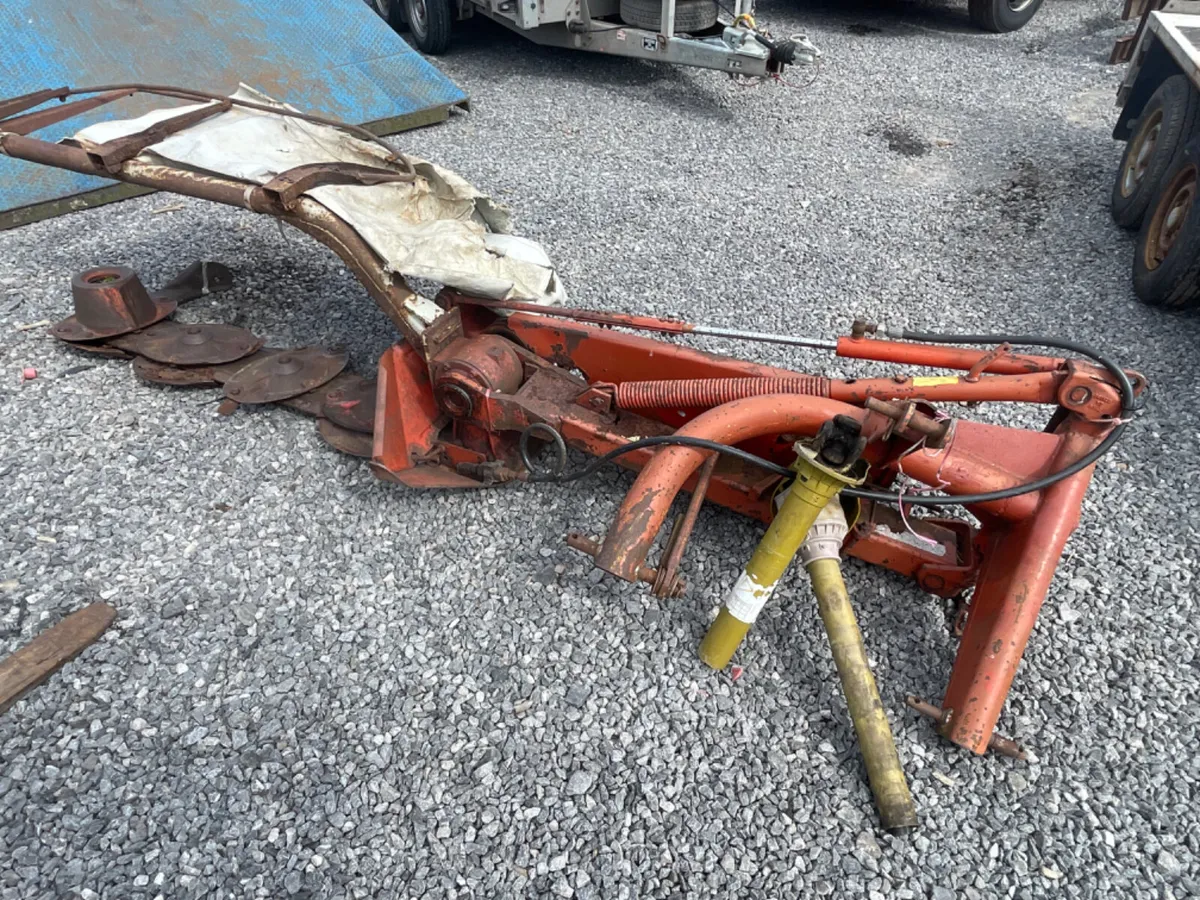 Kuhn 5ft disc mower spares/repairs - Image 1