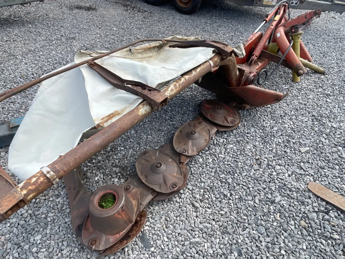 Kuhn 5ft disc mower spares/repairs - Image 2