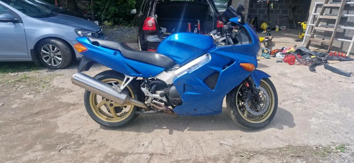 Honda vfr 800fi 98 - Image 1