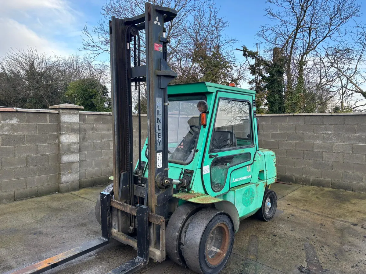 2004 Mitsubishi forklift 4.5ton Twin wheel - Image 2