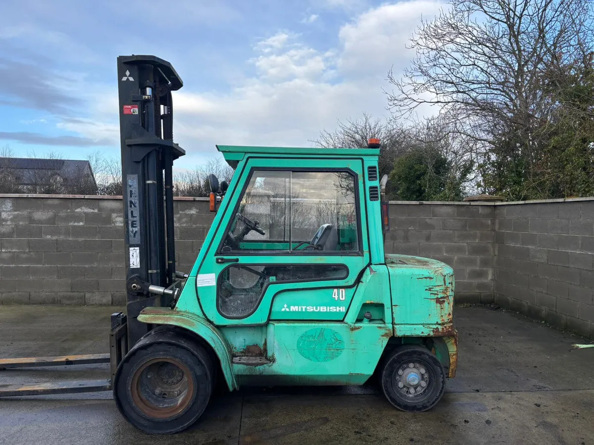 2004 Mitsubishi forklift 4.5ton Twin wheel - Image 3