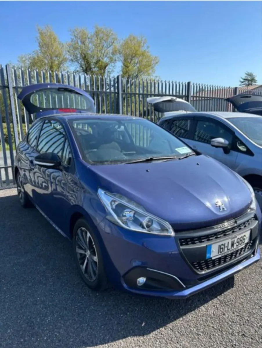 Peugeot 208 2016