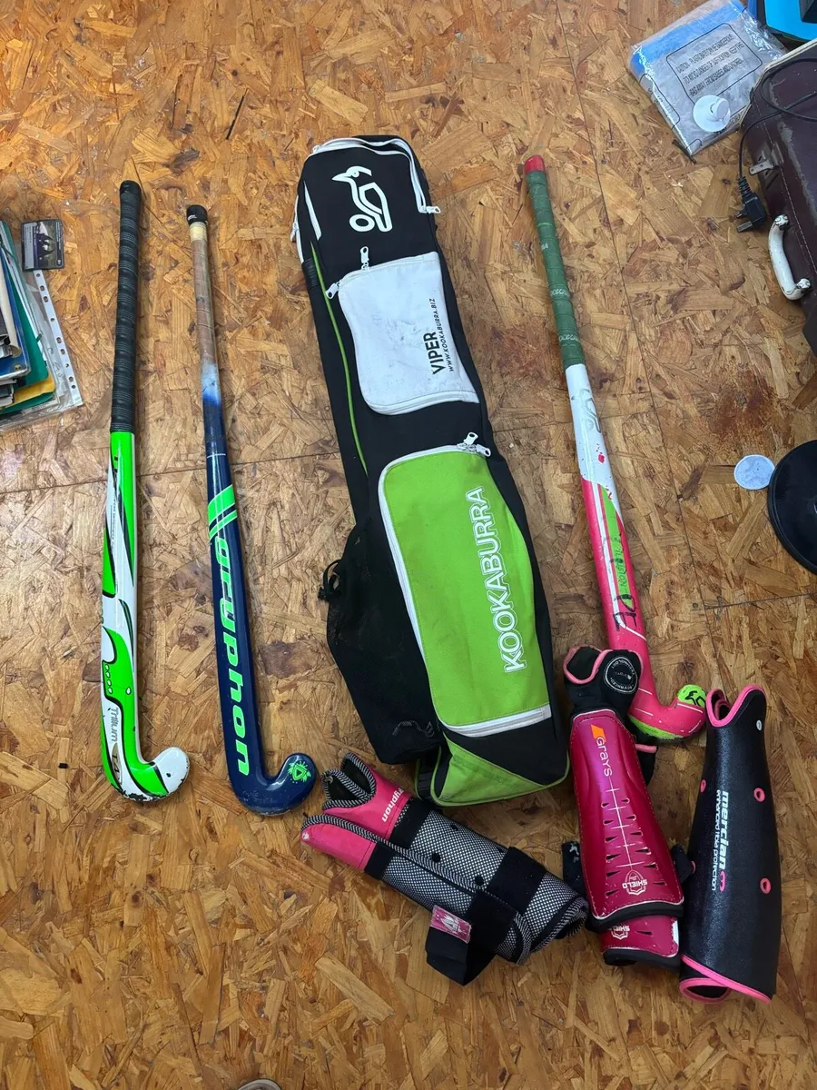 Hockey bag / sticks shin guards