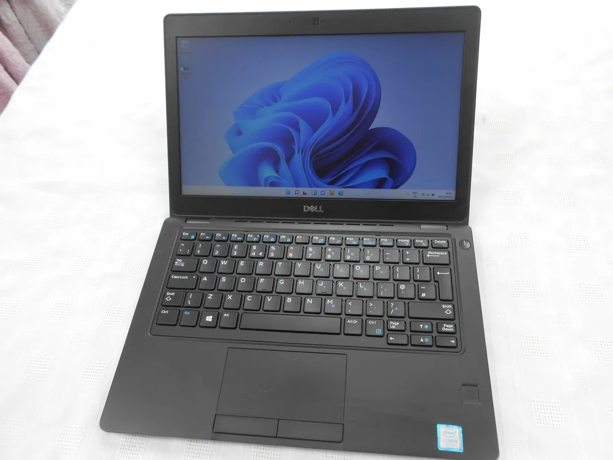 Dell Latitude 5290 Laptop 13" Intel i5-8250U, 8GB - Image 1