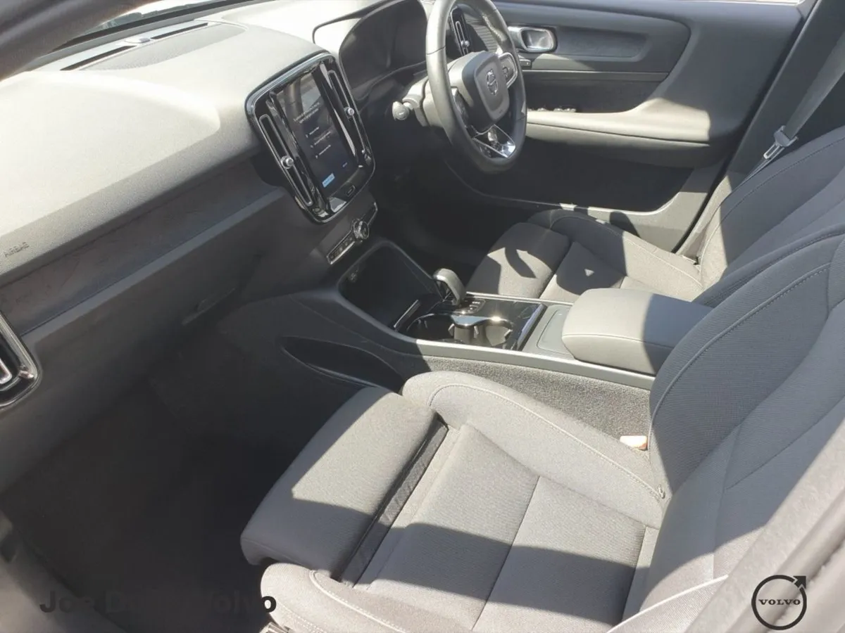 Volvo C40 Recharge Twin Motor AWD Plus - Image 4