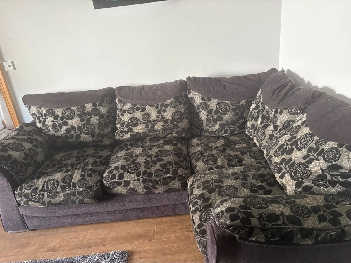 L shape couch - Image 1