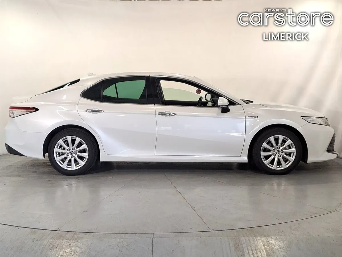 Toyota Camry 2.5 PET Hybrid - Image 2