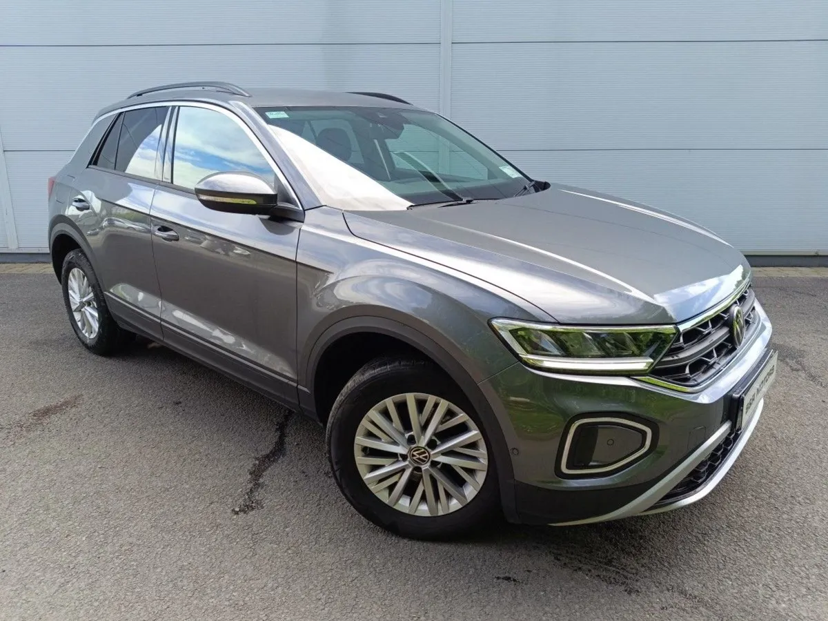 Volkswagen T-Roc 2.0 TDI 116HP Life Rear Camera H - Image 1
