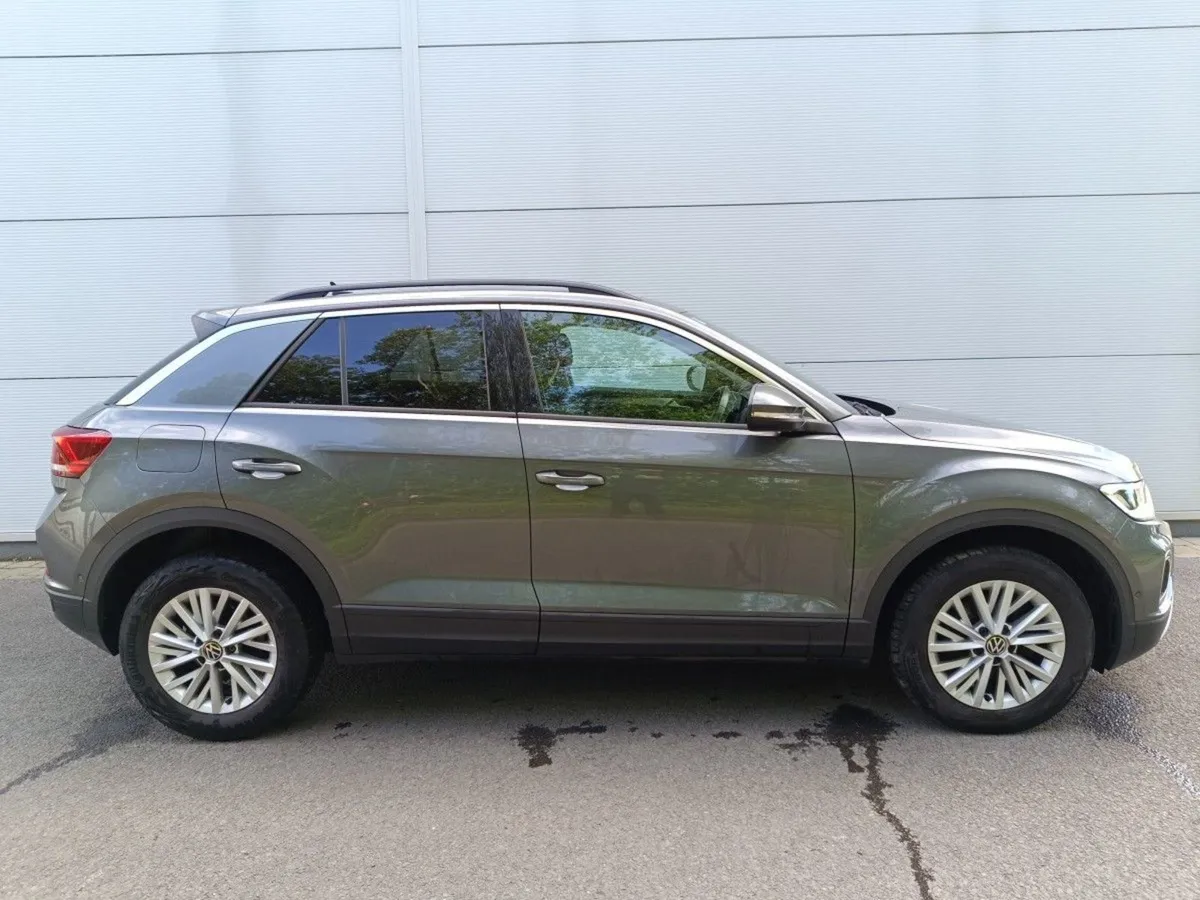 Volkswagen T-Roc 2.0 TDI 116HP Life Rear Camera H - Image 2
