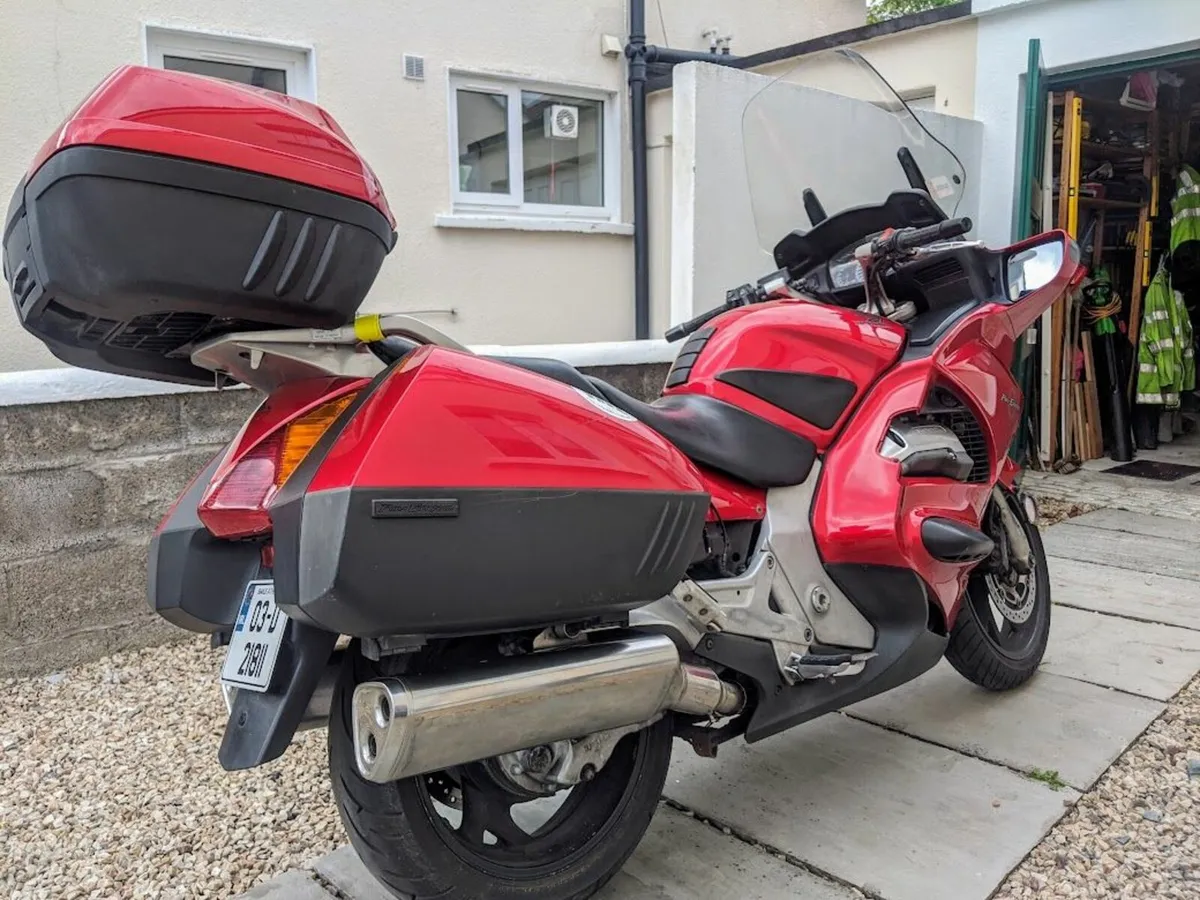 Honda Pan European ST 1300 - Image 1