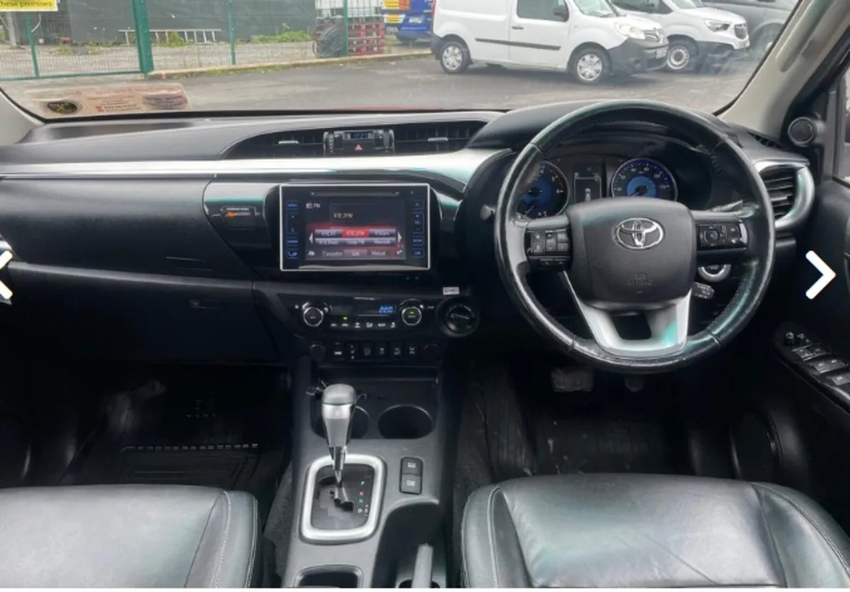 Toyota Hilux 2018 - Image 2
