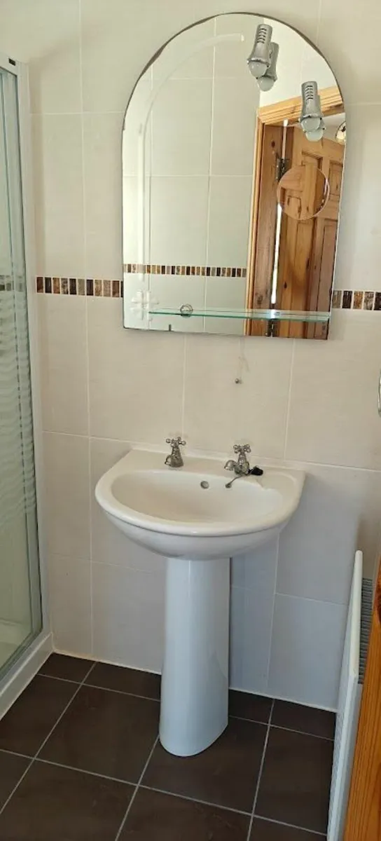 Toilet fittings - Image 3