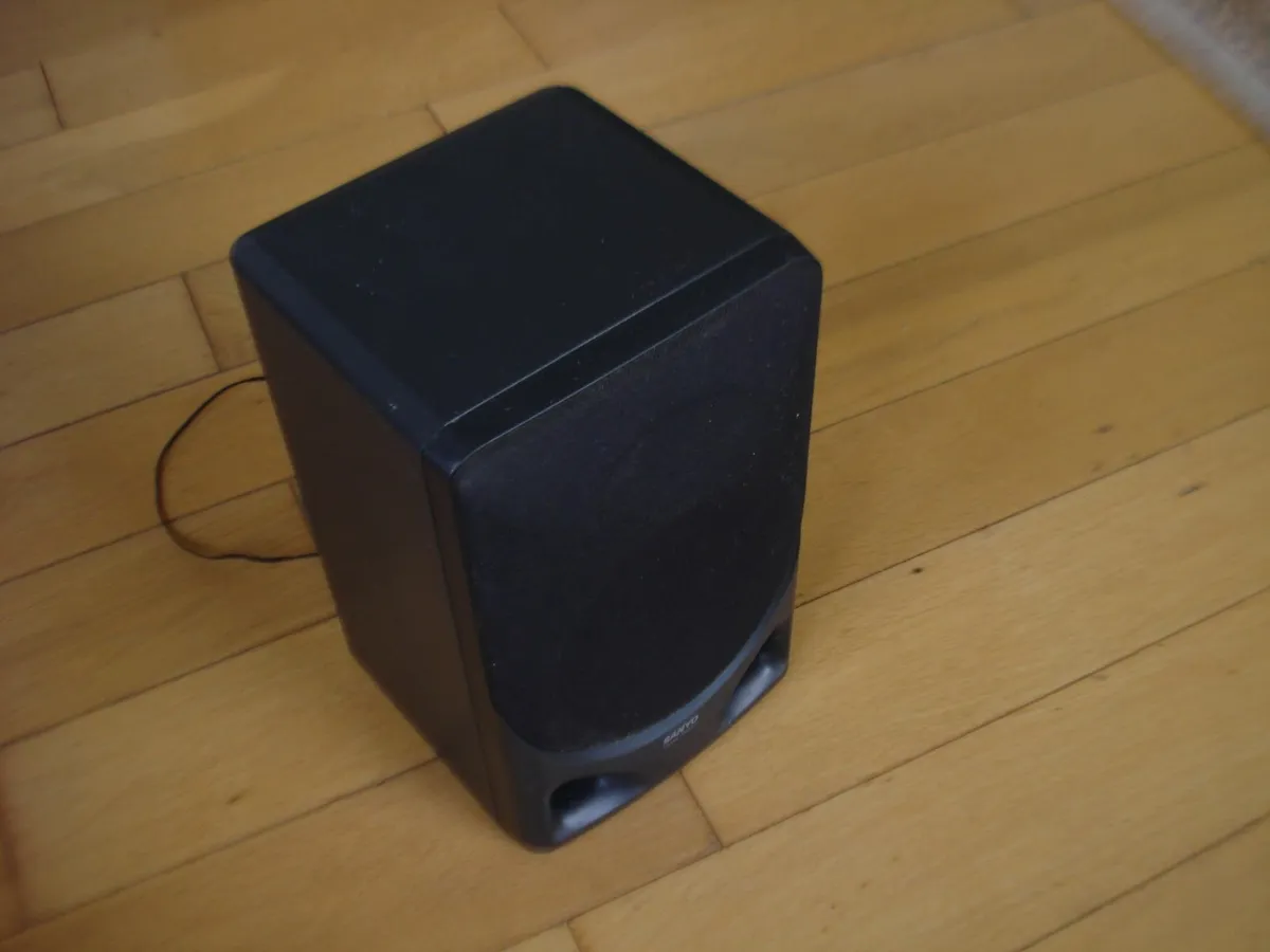 SANYO SK-D7 SPEAKER CABINET. ONE ONLY. - Image 3