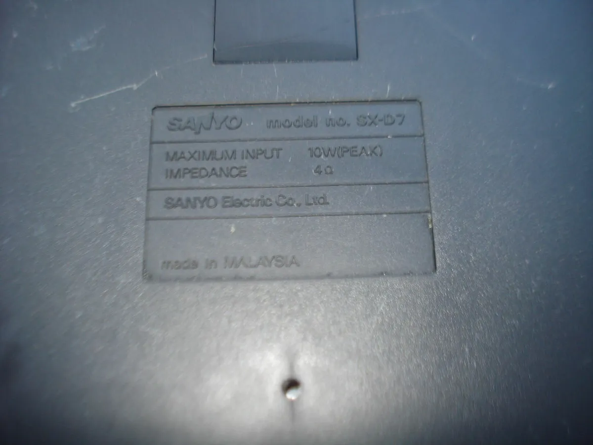 SANYO SK-D7 SPEAKER CABINET. ONE ONLY. - Image 4