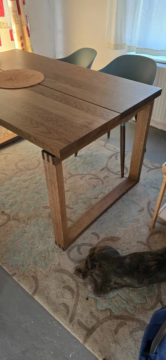 Chairs and table - Image 2