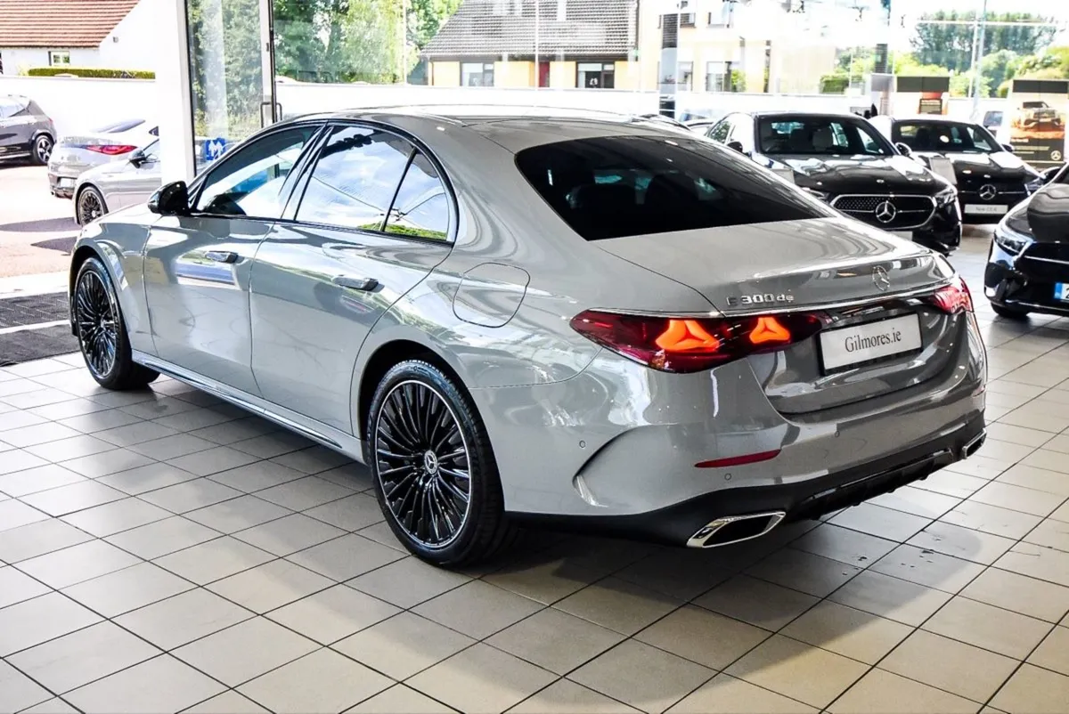 Mercedes-Benz E-Class E300de AMG Night Pack New - Image 4