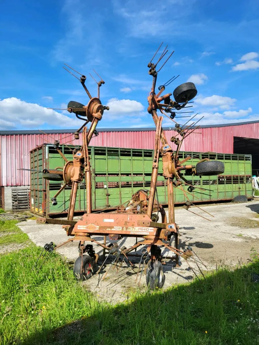 Kuhn Hay tedder For Sale - Image 1